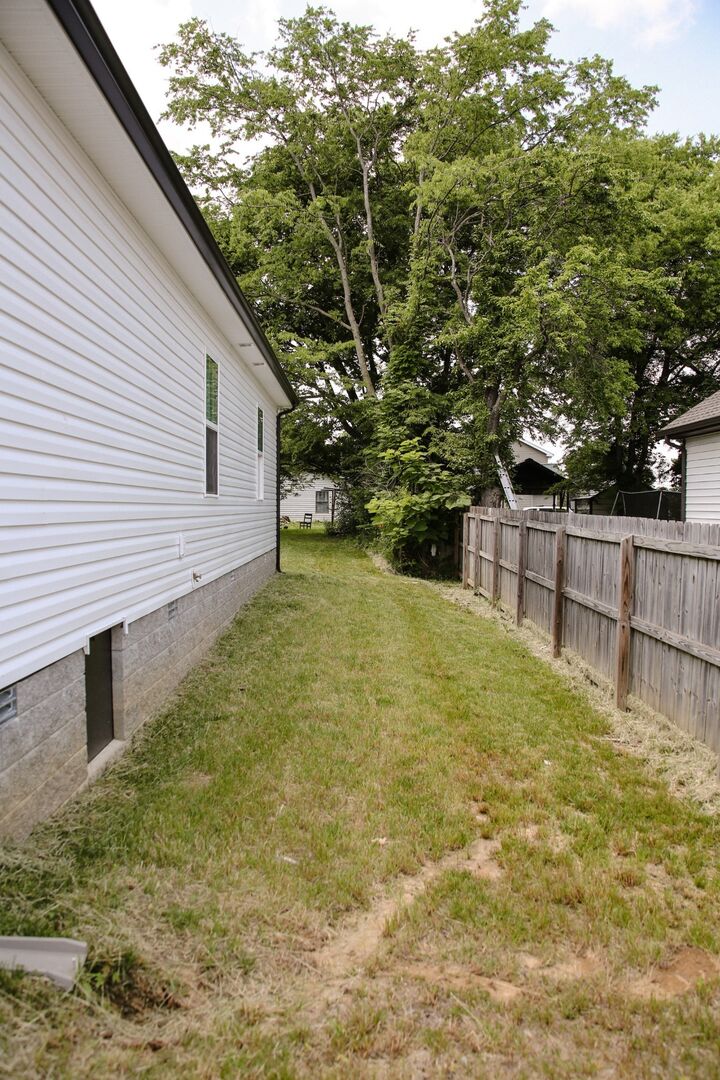 Property Photo:  1603 Mantlo St  TN 37172 