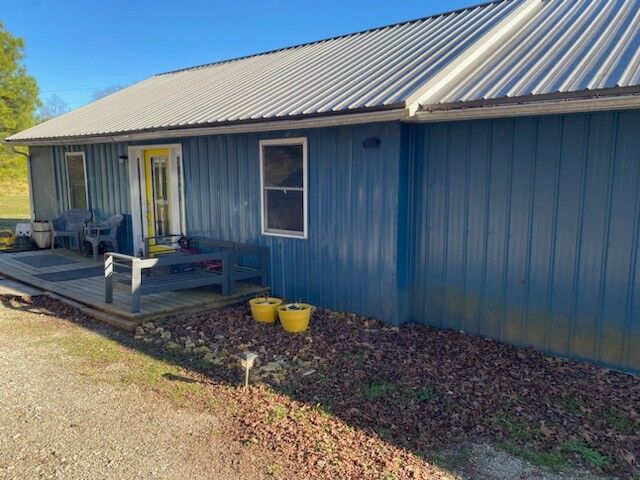 Property Photo:  2705 Johnson Branch Rd  TN 38468 