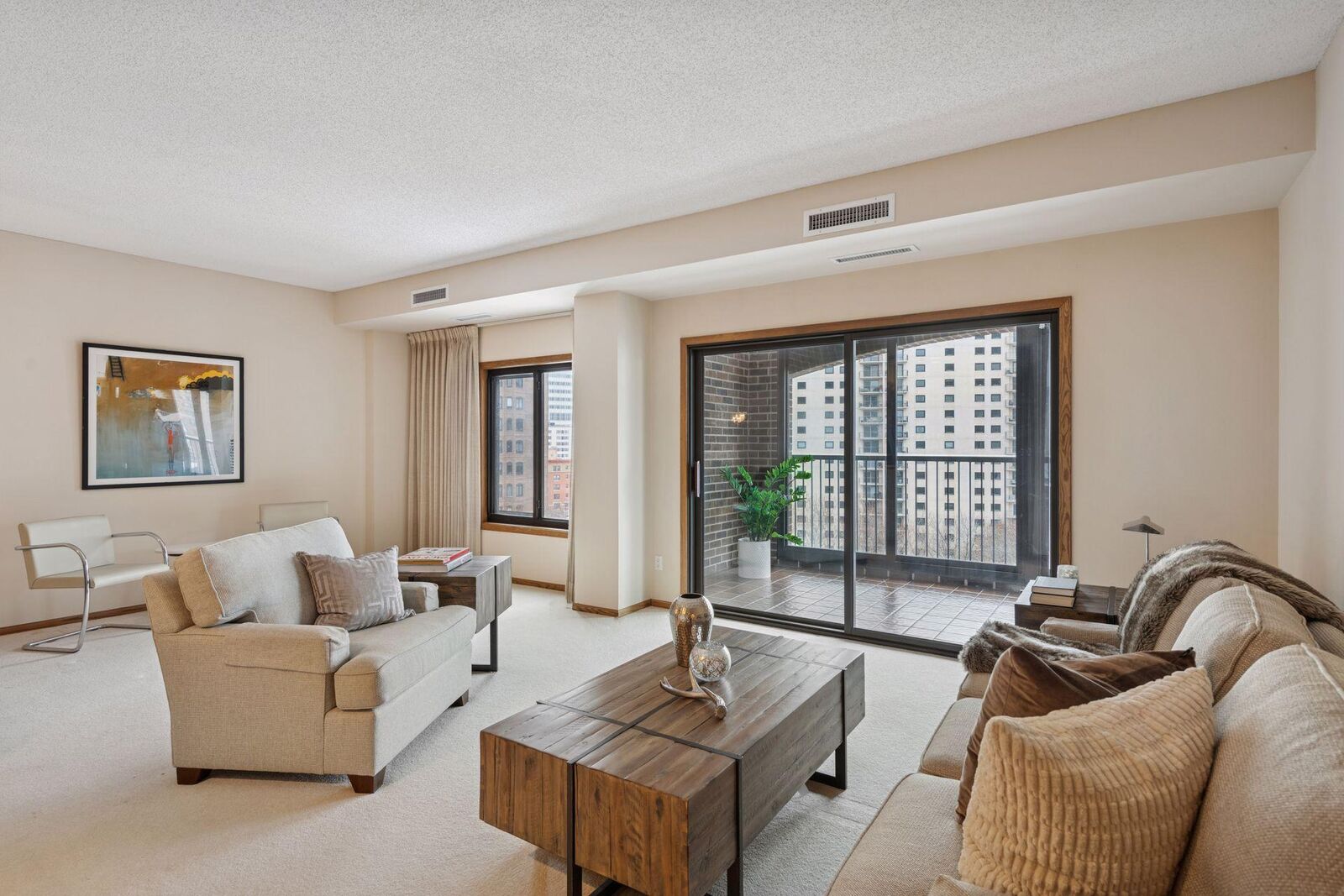 Property Photo:  1235 Yale Place 908  MN 55403 