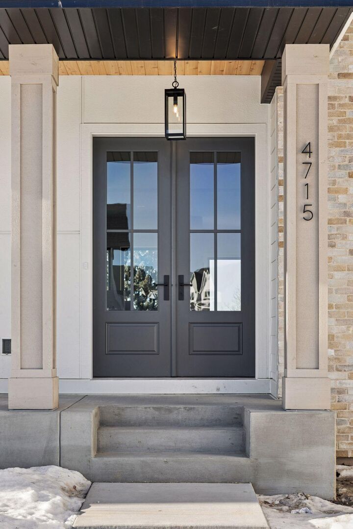 Property Photo: 4715 Comstock Lane N MN 55446