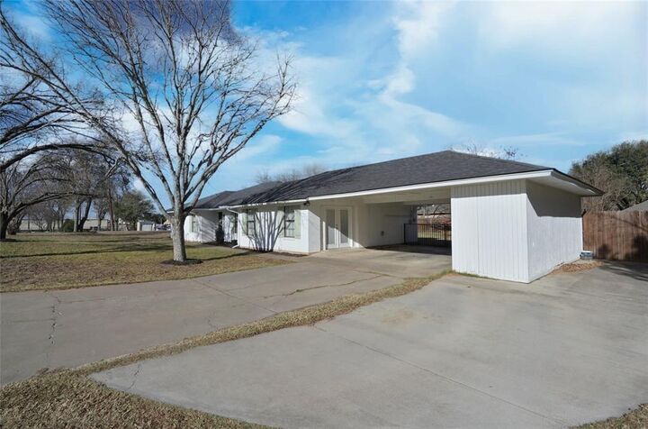 Property Photo: 3701 Nocona Drive TX 76049
