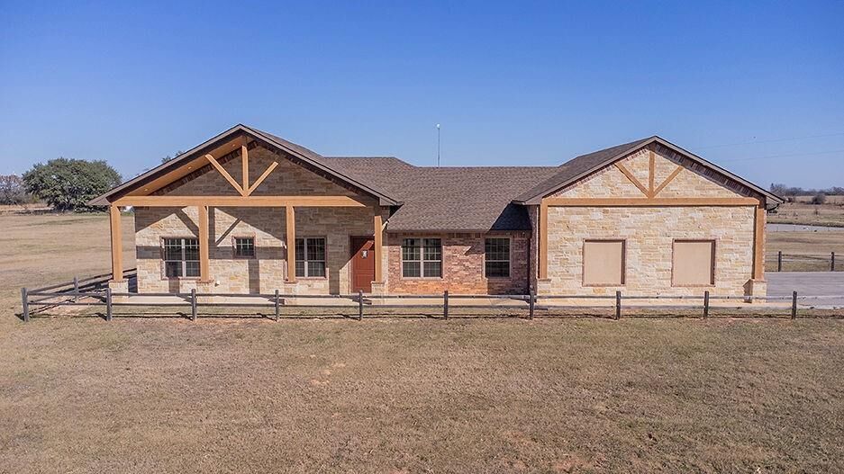 Property Photo:  6045 Vz County Road 1110  TX 75140 