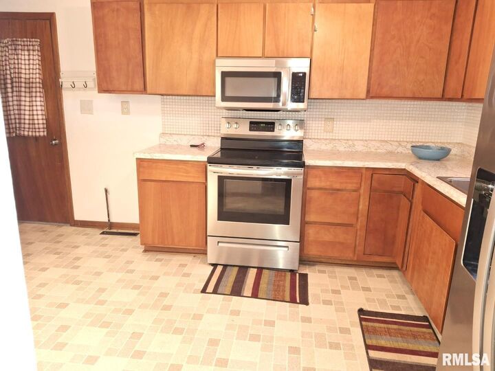 Property Photo:  336 N 14th Street  IL 61520 