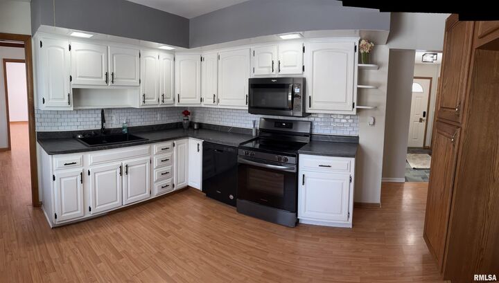 Property Photo:  1913 S Main Street  IL 61530 