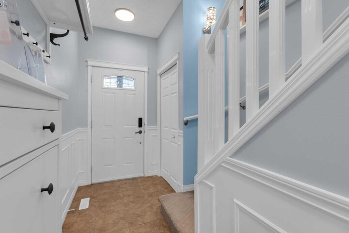 Property Photo:  620 Luxstone Landing SW 605  AB T4B 0B6 