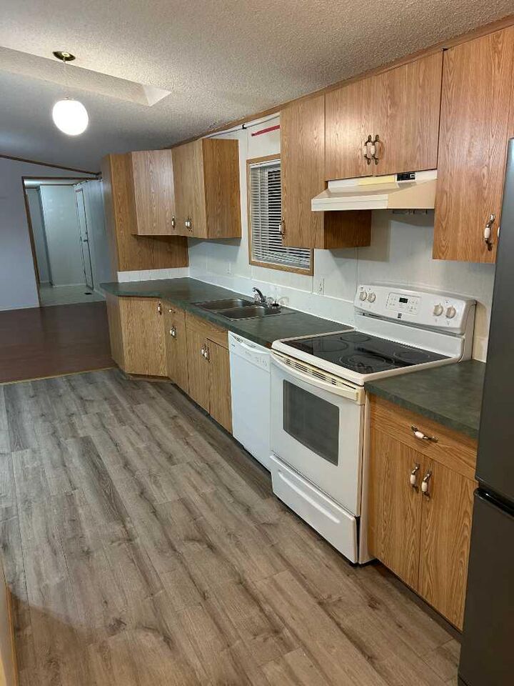 Property Photo: 16 1 Street W AB T0G 0X0