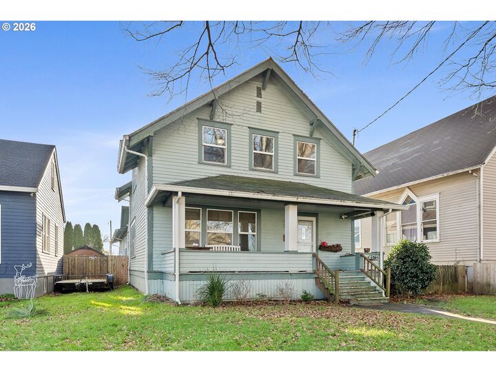 Property Photo:  2205 5th St  OR 97141 