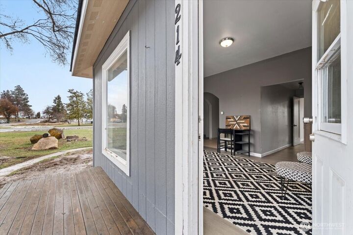 Property Photo:  214  Hamilton Street  WA 98830 