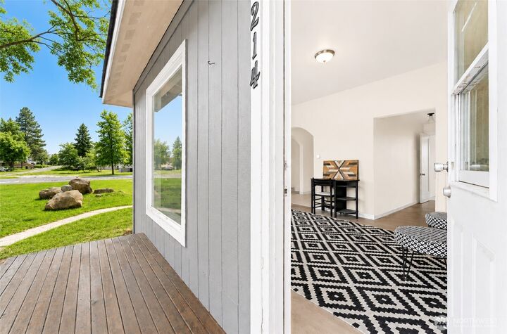 Property Photo:  214  Hamilton Street  WA 98830 