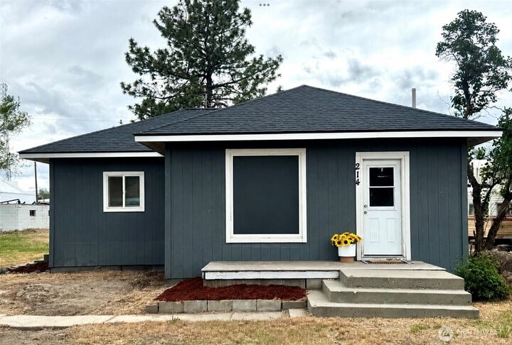 Property Photo: 214 Hamilton Street WA 98830