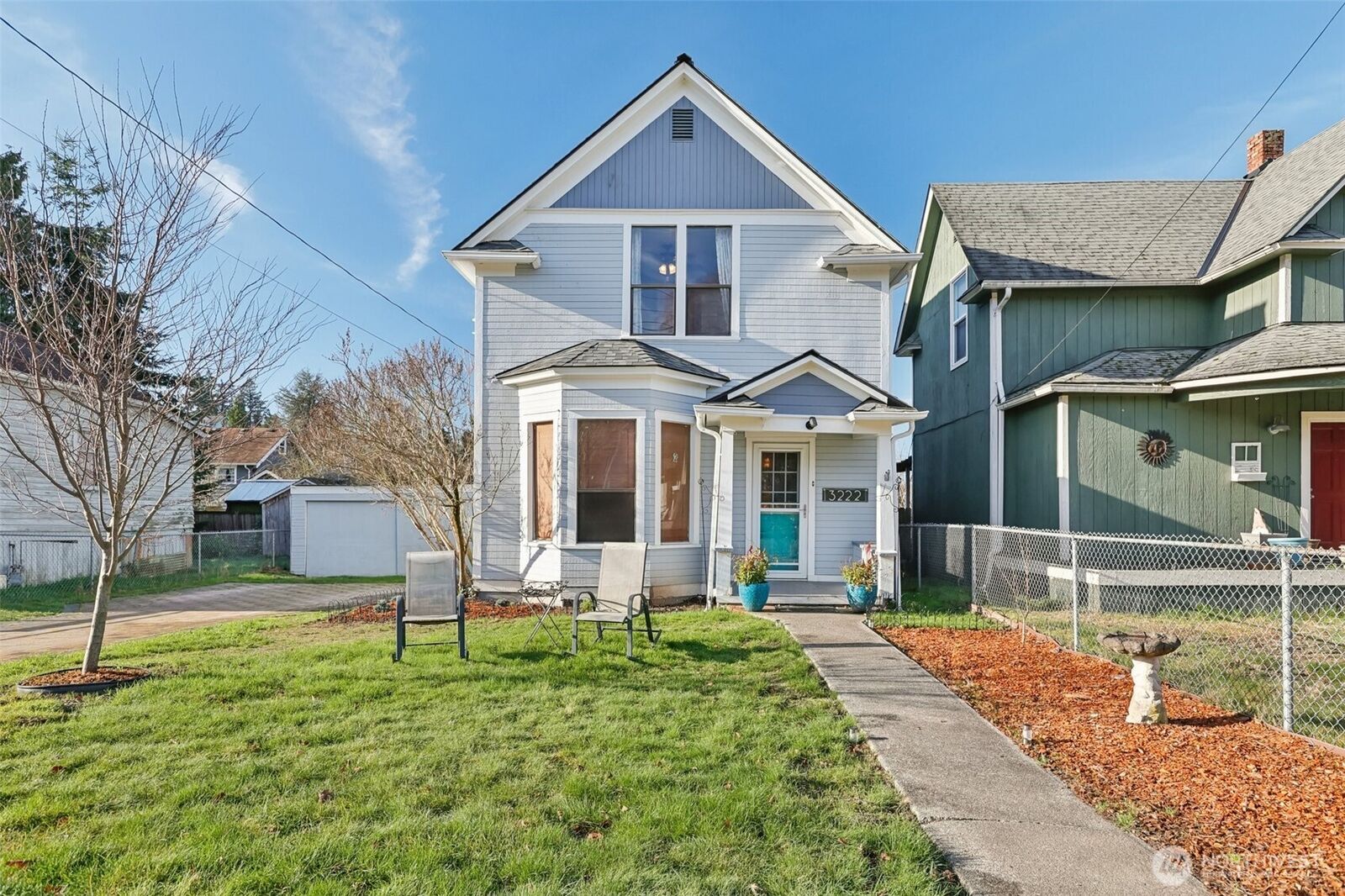 Property Photo:  3222  Kromer Avenue  WA 98201 