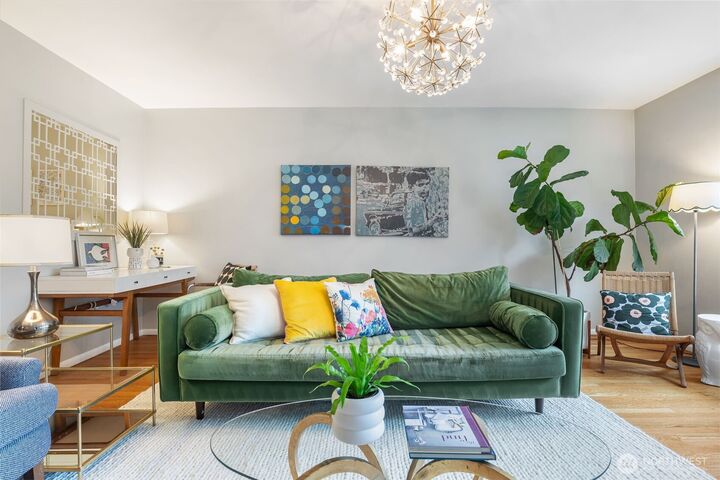 Property Photo: 1136 13th Avenue Avenue 305 WA 98122