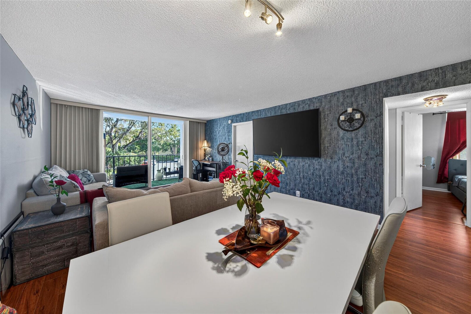 Property Photo:  1800 N Andrews Avenue 2F  FL 33311 