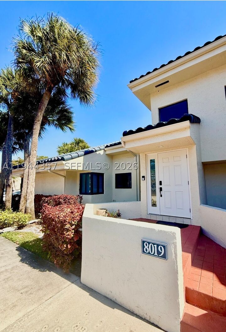 Property Photo:  8019 NW 15th Mnr 8019  FL 33322 