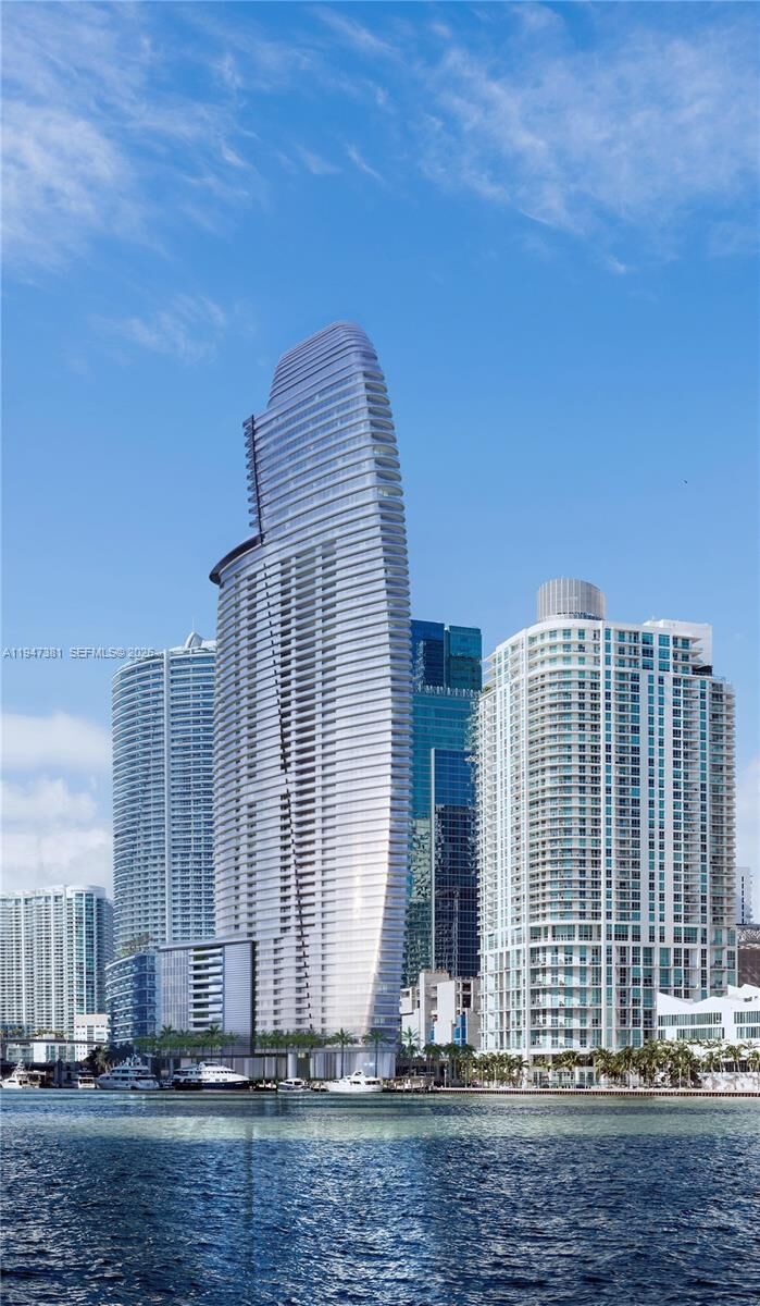 Property Photo: 300 Biscayne Blvd Way 2208 FL 33131