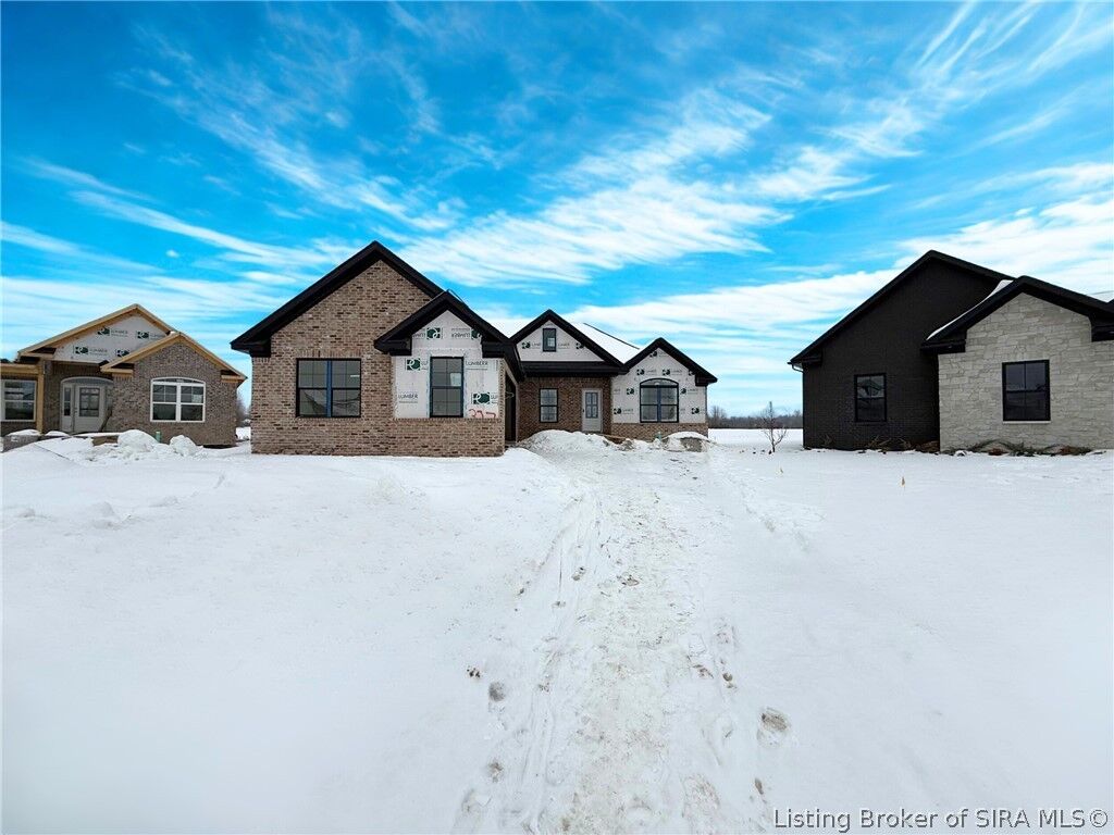 Property Photo: 1715 Greenbrier Place Lot 327 IN 47126