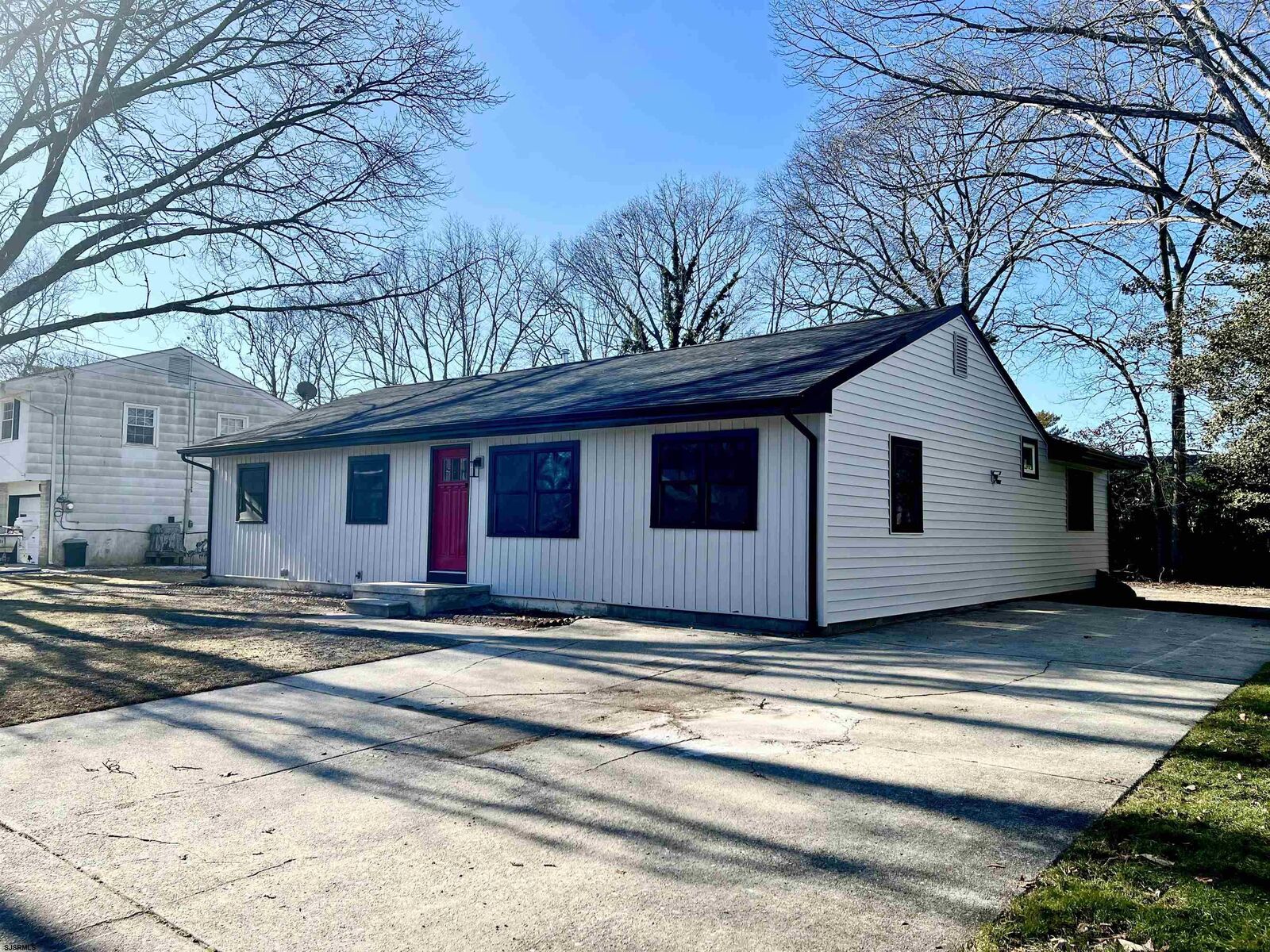 Property Photo:  10 Franklin Dr  NJ 08244 