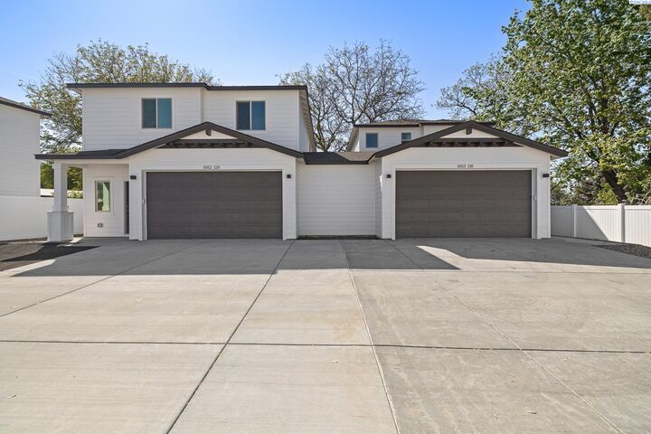 Property Photo:  1052 S Underwood Pl  WA 99337 
