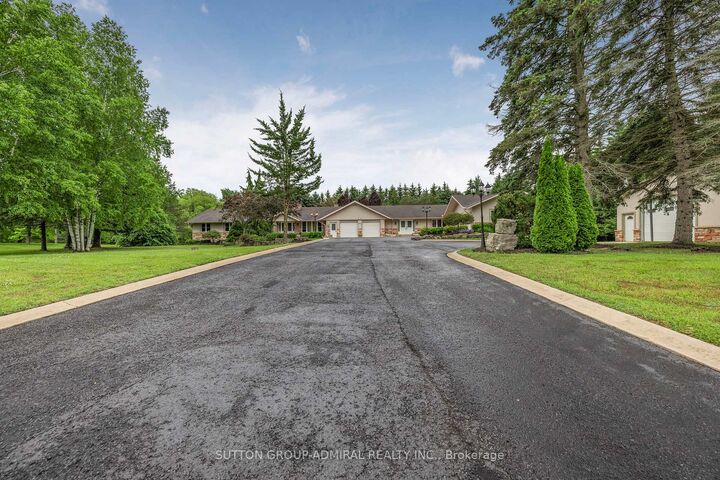 Property Photo:  120 Lake Woods Drive  ON L4A 1P1 