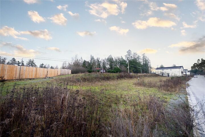 Property Photo:  855 Old Victoria Rd  BC V9R 5Z9 