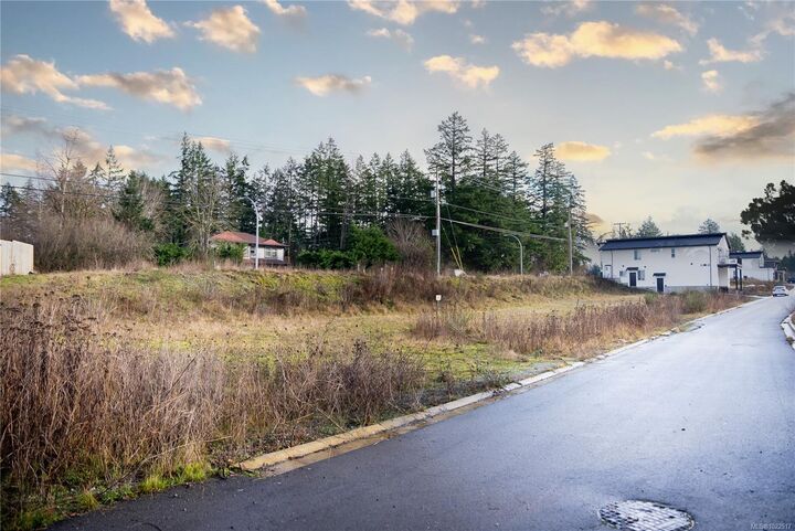Property Photo: 871 Old Victoria Rd BC V9R 5Z9
