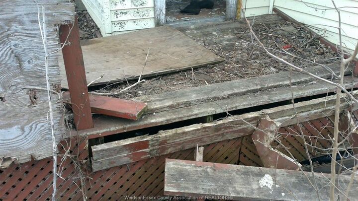Property Photo: 1817 Mersea Rd E ON N8H 3V4