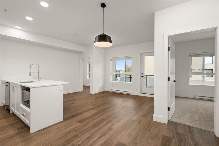 Property Photo: 33568 George Ferguson Way 101 BC V2S 0M3