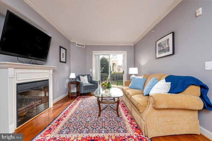 Property Photo:  5 Park Place 102  MD 21401 