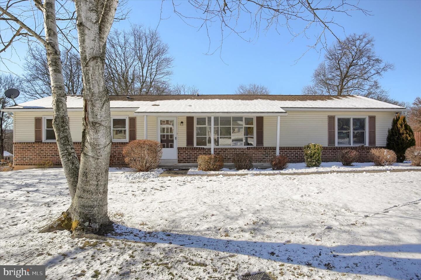 Property Photo:  17 Pinetree Drive  PA 17020 