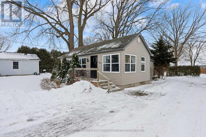 Property Photo:  237 Huron Street West  ON N0M 1S2 