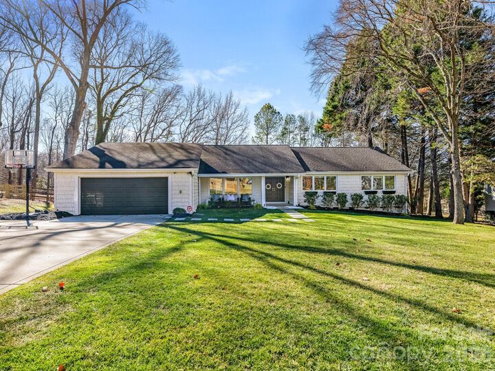 Property Photo: 9008 Raintree Lane NC 28277