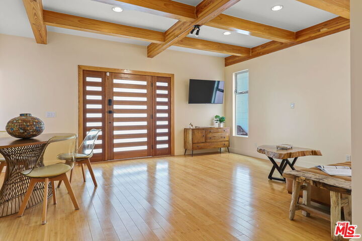 Property Photo:  621 Rose Ave  CA 90291 