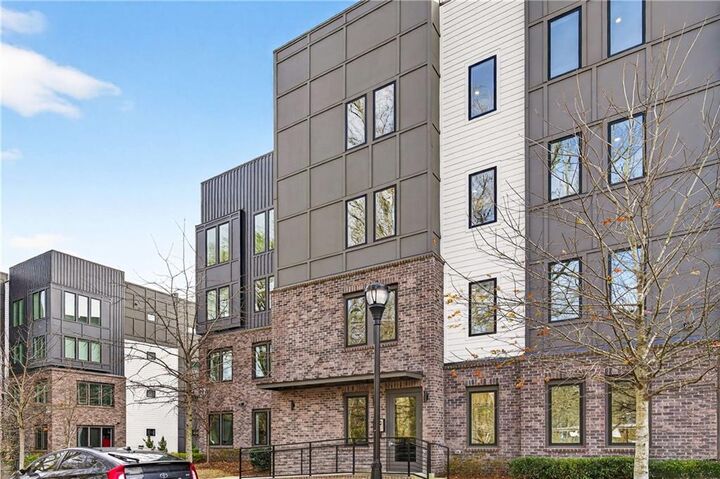 Property Photo:  377 Grant Circle SE 1712  GA 30315 