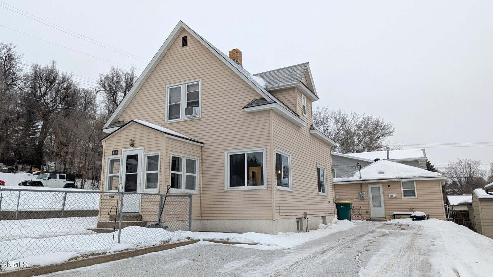 Property Photo: 510 3rd Avenue NW +510 1/2 ND 58554