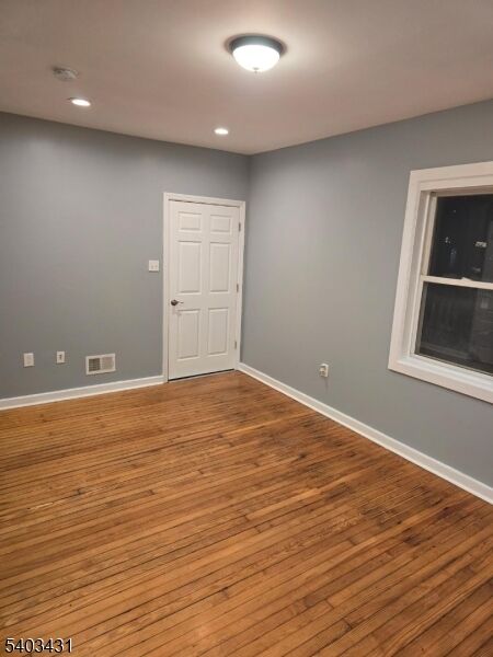 Property Photo:  12 Roosevelt Ter  NJ 07111 
