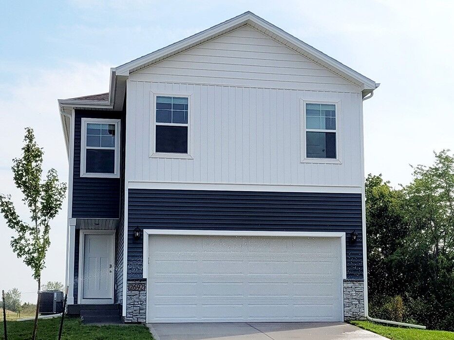 Property Photo:  2698 SE Creekhill Way  IA 50265 