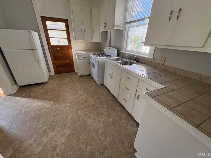 Property Photo: 1205 W Wildwood Avenue IN 46807-1525