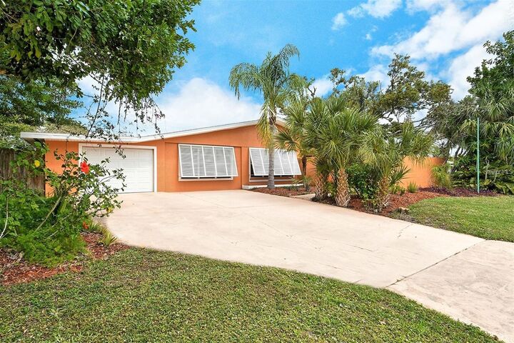 Property Photo:  449 Redwood Road  FL 34293 