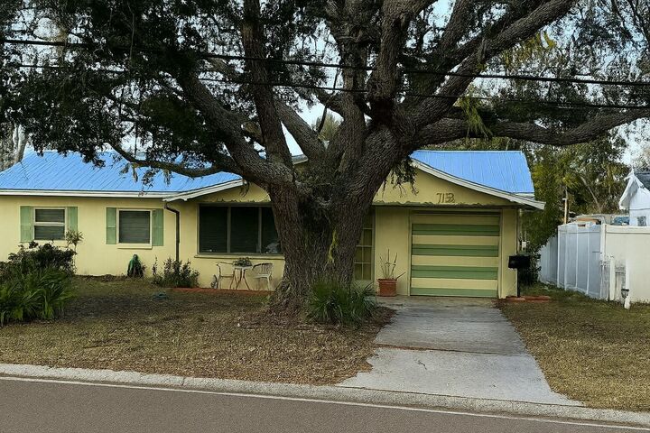 Property Photo:  7833 Causeway Boulevard S  FL 33707 