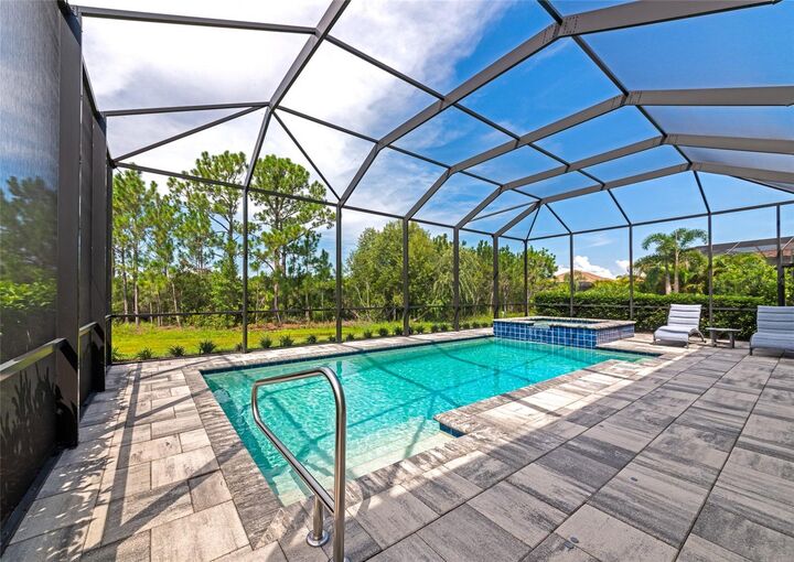 Property Photo:  16620 Collingtree Crossing  FL 34202 