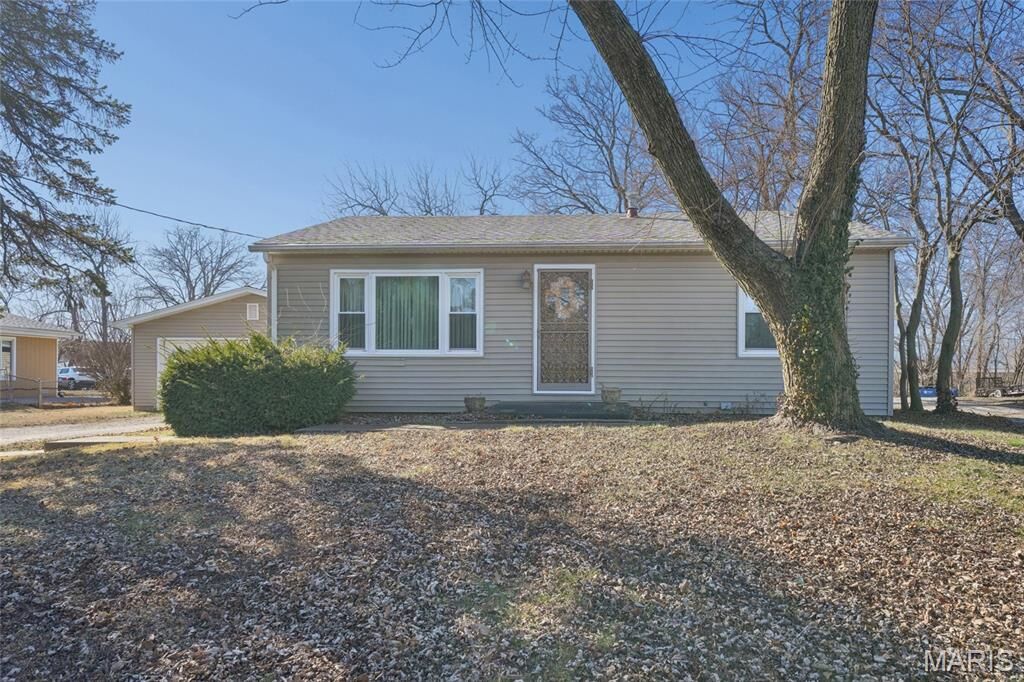 Property Photo: 11358 Dorsett Road MO 63043