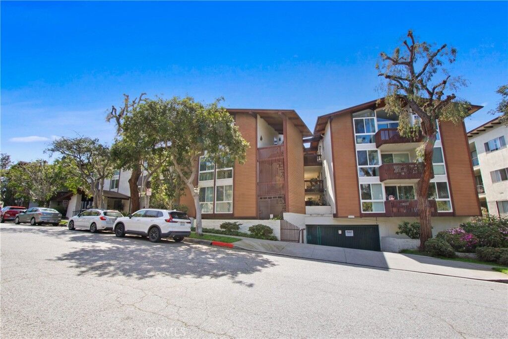 Property Photo:  5650 Sumner 311  CA 90230 
