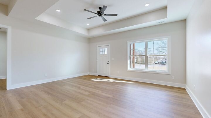 Property Photo: 128 Deer Point Rd TN 37180