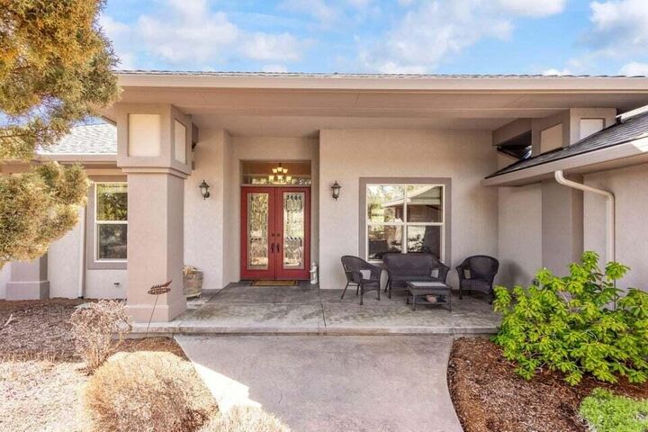 Property Photo: 2158 SE Blue Skies Lane OR 97754