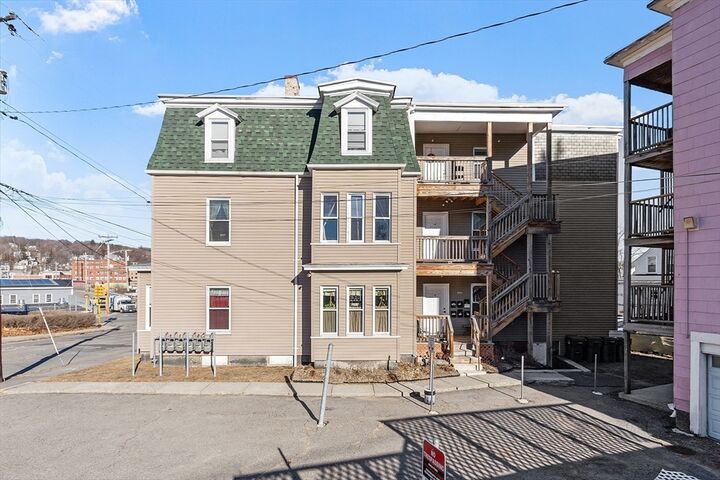 Property Photo:  122 Laurel St  MA 01420 