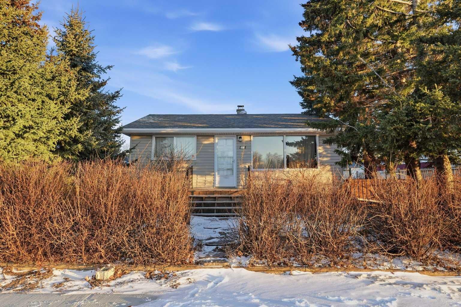 Property Photo: 317 Centre Street AB T0M 0R0