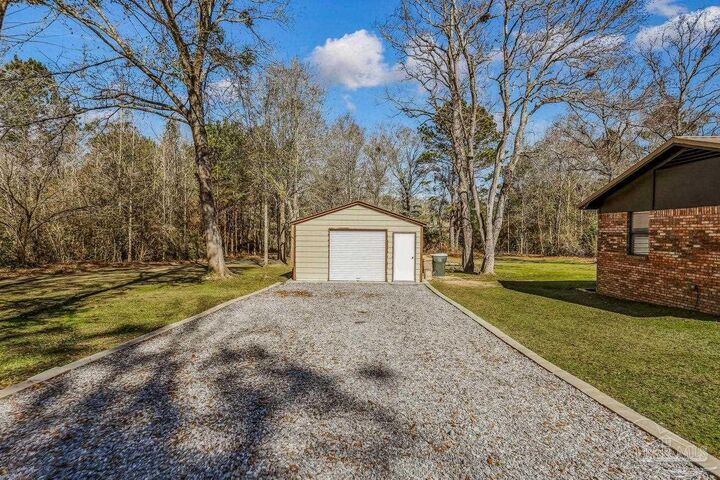 Property Photo:  4010 Wyndham Rd  FL 32535 