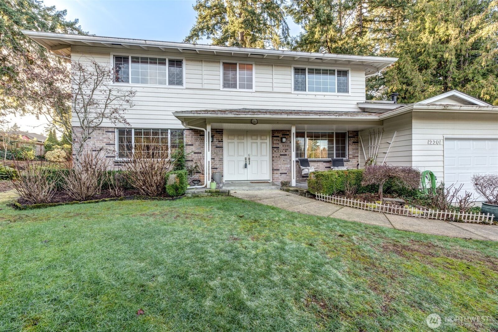 Property Photo:  12201 SE 65th Place  WA 98006 
