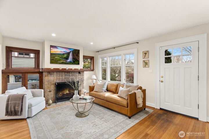 Property Photo: 728 33rd Avenue WA 98122