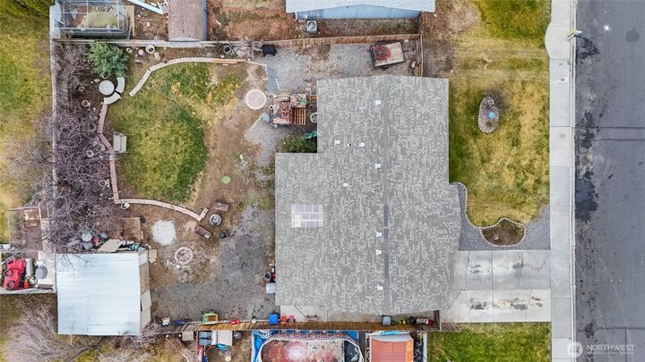 Property Photo:  1692 S Wallace Street  WA 98837 